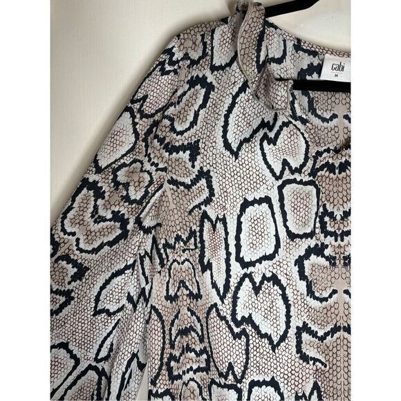 Cabi Serpentine Snake Print Long Sleeve Blouse size Medium - Picture 6 of 12